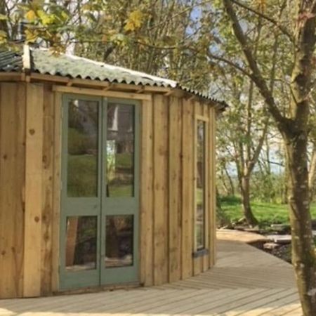 The Roundhouse - Unique Space Nestled In The Trees Begelly エクステリア 写真
